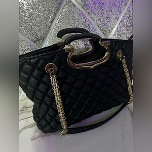 Black tote purse